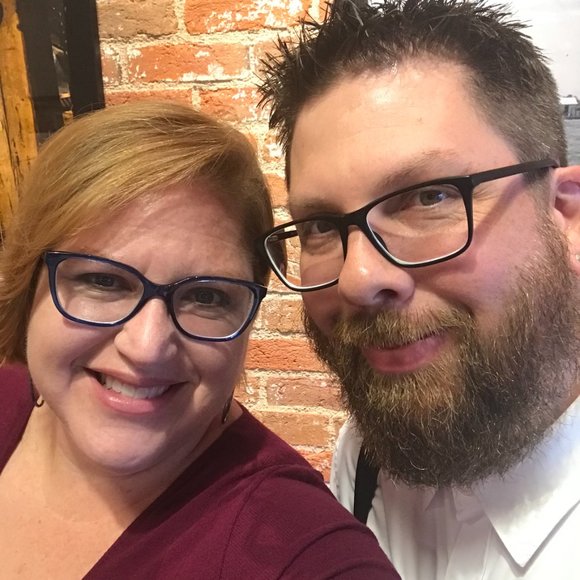 Meet your Poshers, Joanne & Sean - Picture 2 of 4